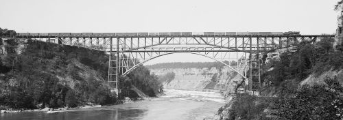 2000px-Niagara_Cantilever_Whirlpool_Bridges_cropped_LOC_det.4a18788.jpg