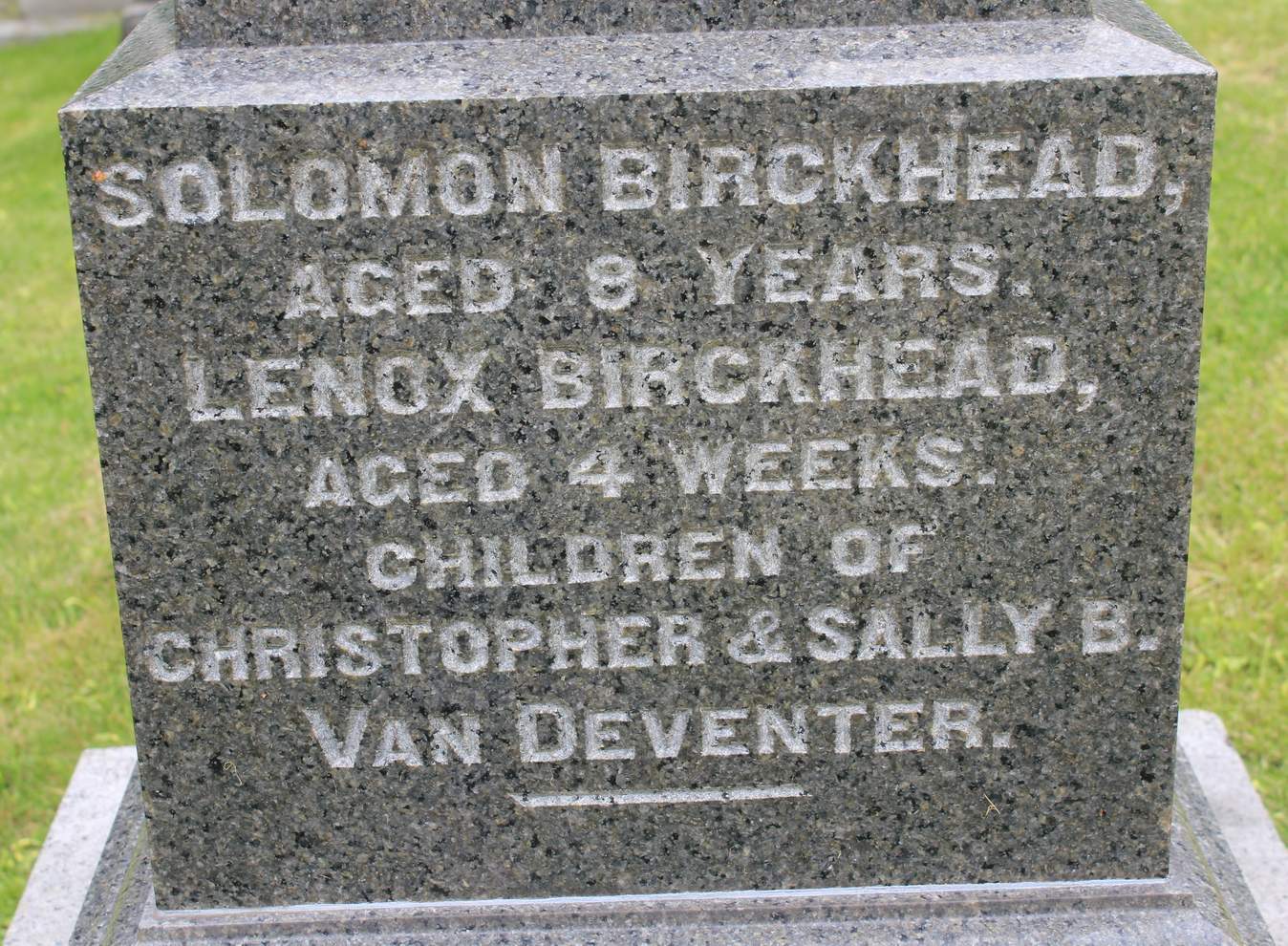 deventer children grave